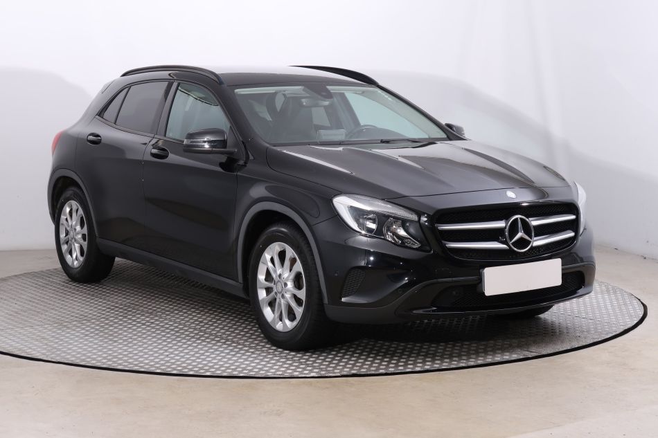 Mercedes-Benz GLA - 2016