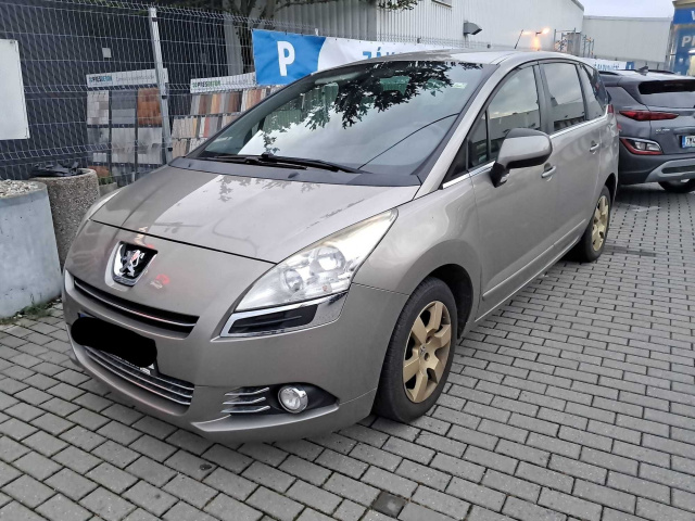 Peugeot 5008 2012