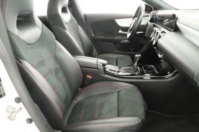 Mercedes-Benz CLA - 2021