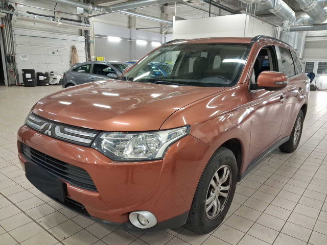 Mitsubishi Outlander 2014