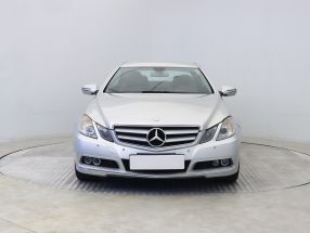 Mercedes-Benz E - 2009