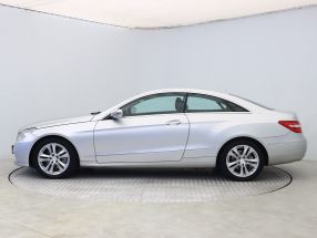 Mercedes-Benz E - 2009