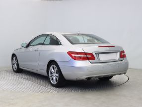 Mercedes-Benz E - 2009