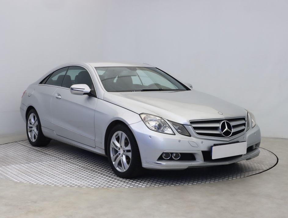 Mercedes-Benz E - 2009