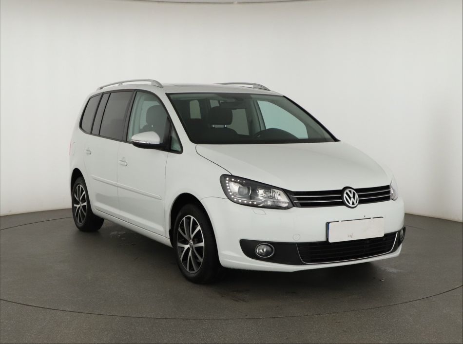 Volkswagen Touran - 2015
