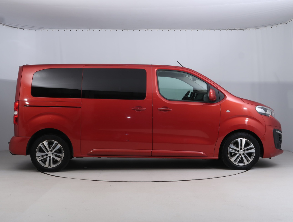 Peugeot Traveller