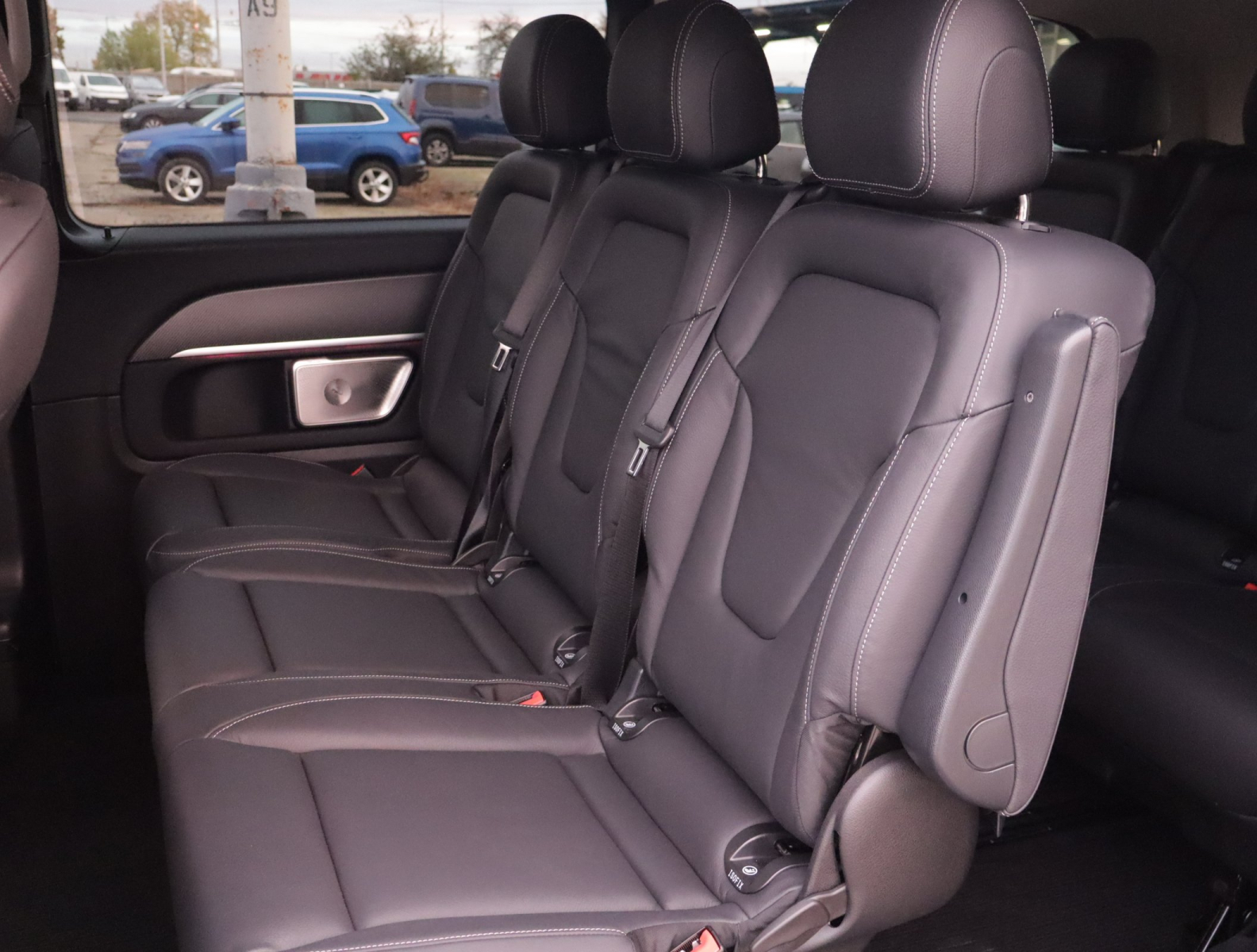 Mercedes-Benz V - 2024