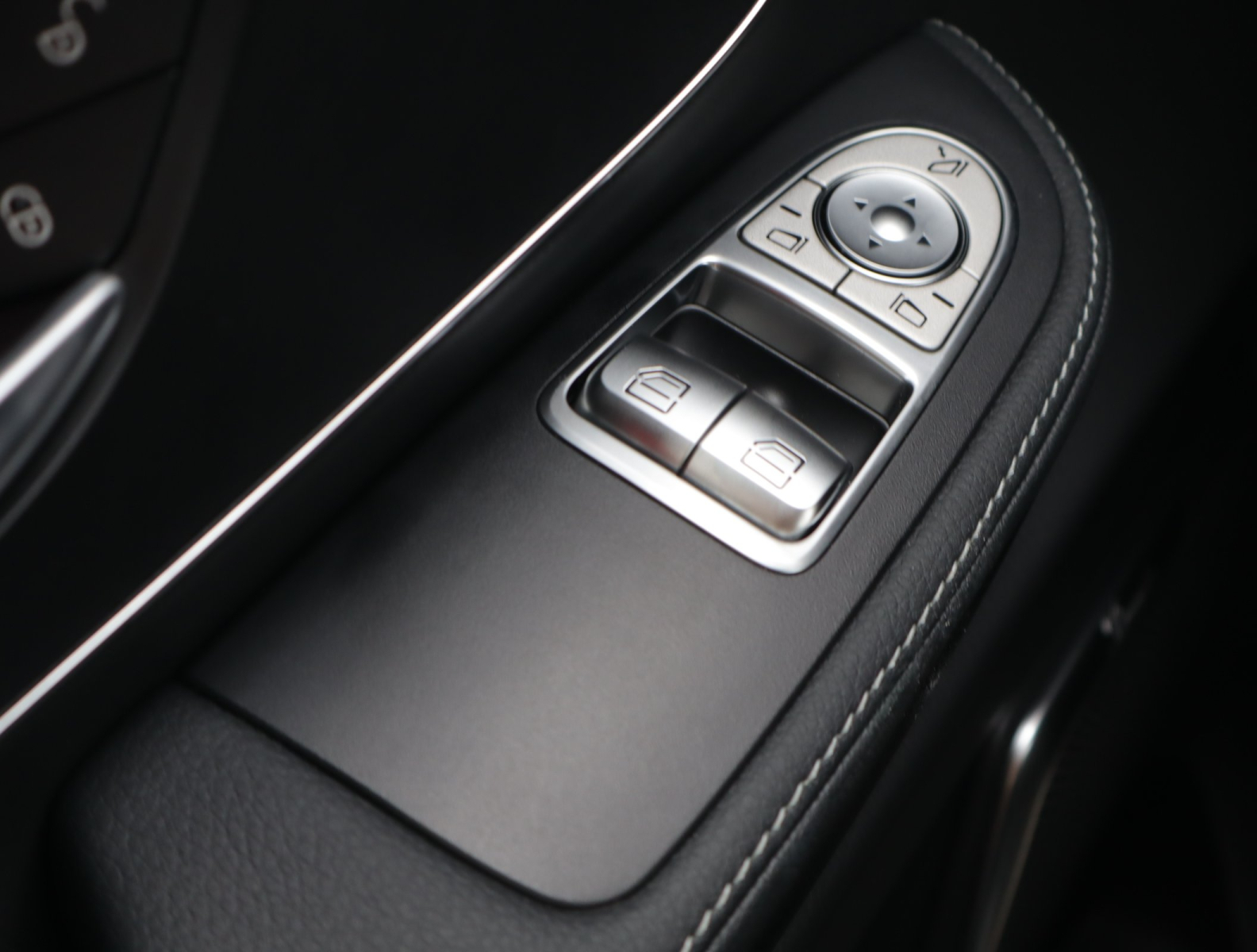 Mercedes-Benz V - 2024