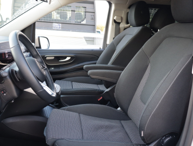 Mercedes-Benz V - 2025