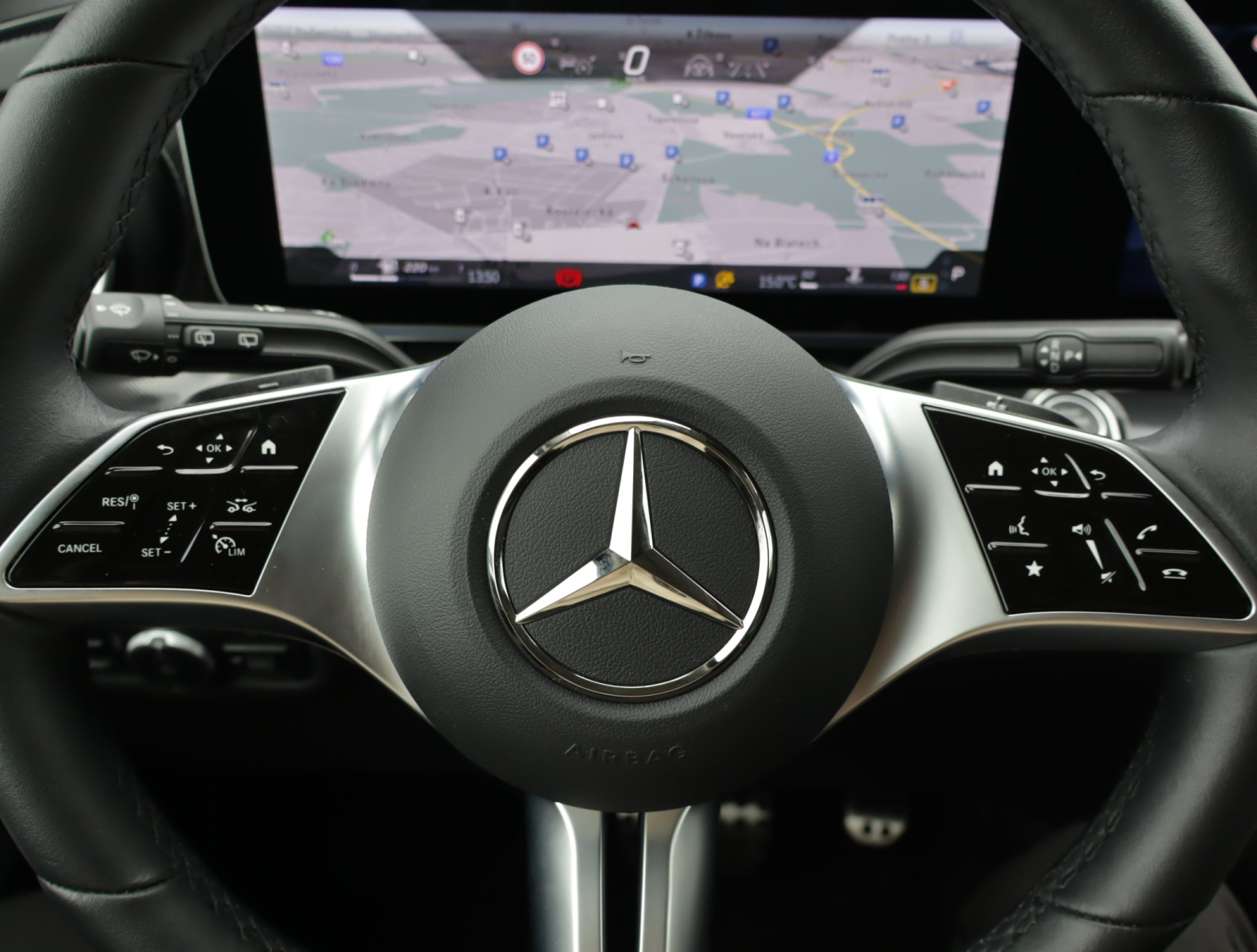 Mercedes-Benz V - 2025