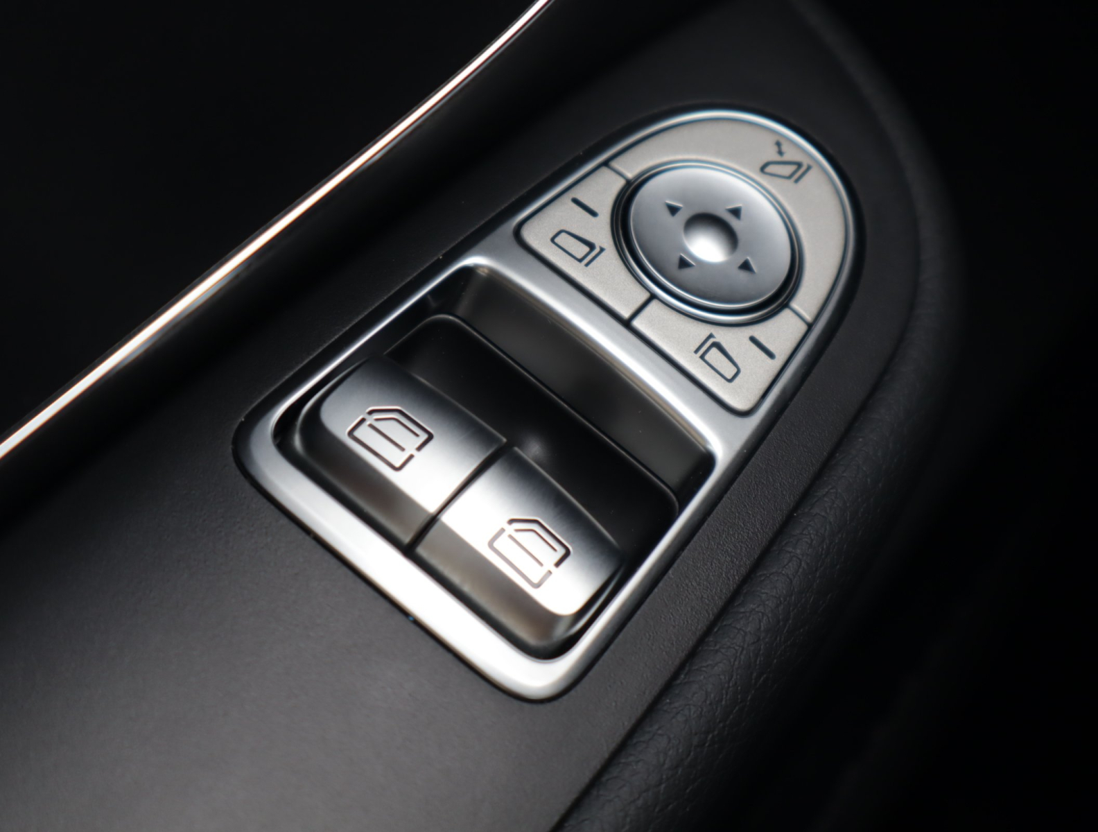 Mercedes-Benz V - 2025