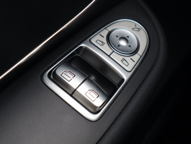 Mercedes-Benz V - 2025