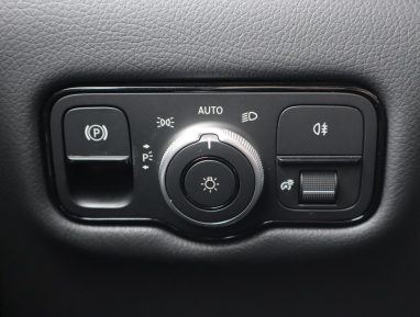 Mercedes-Benz V - 2025