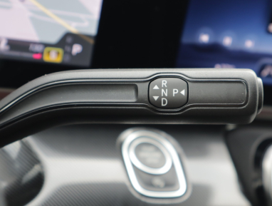 Mercedes-Benz V - 2025