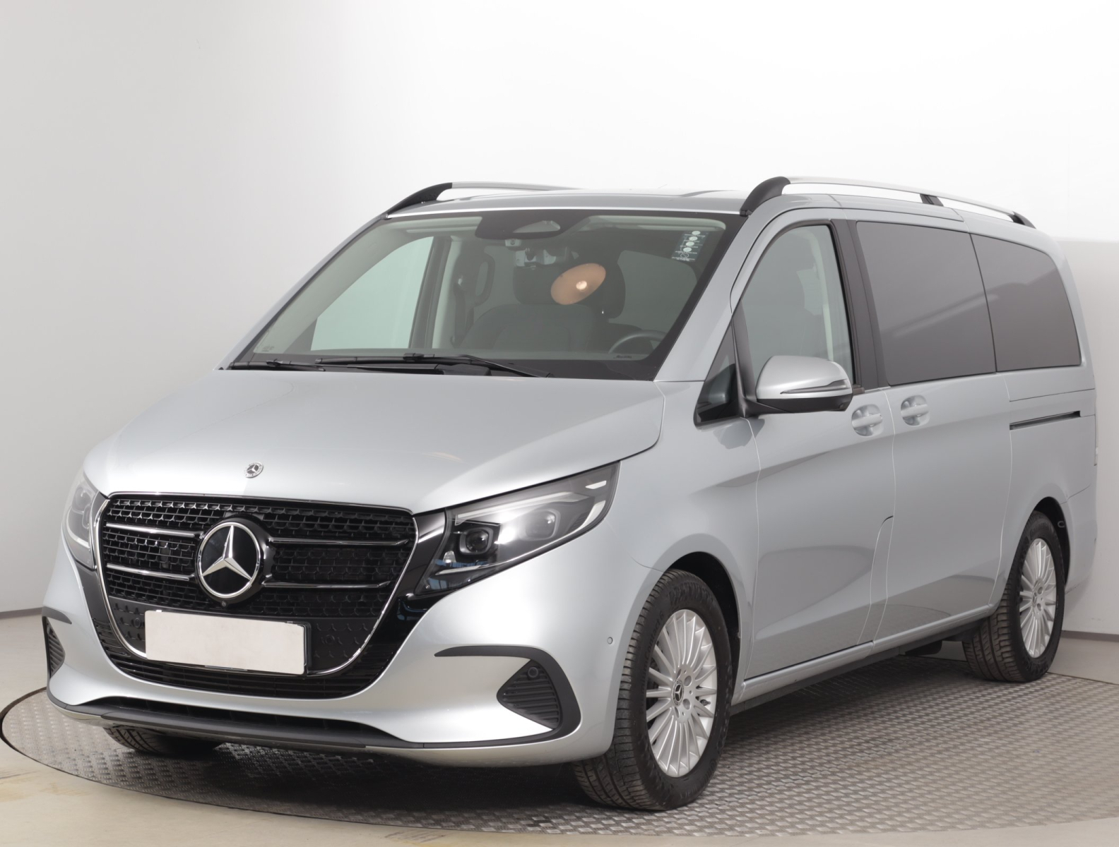 Mercedes-Benz V - 2025