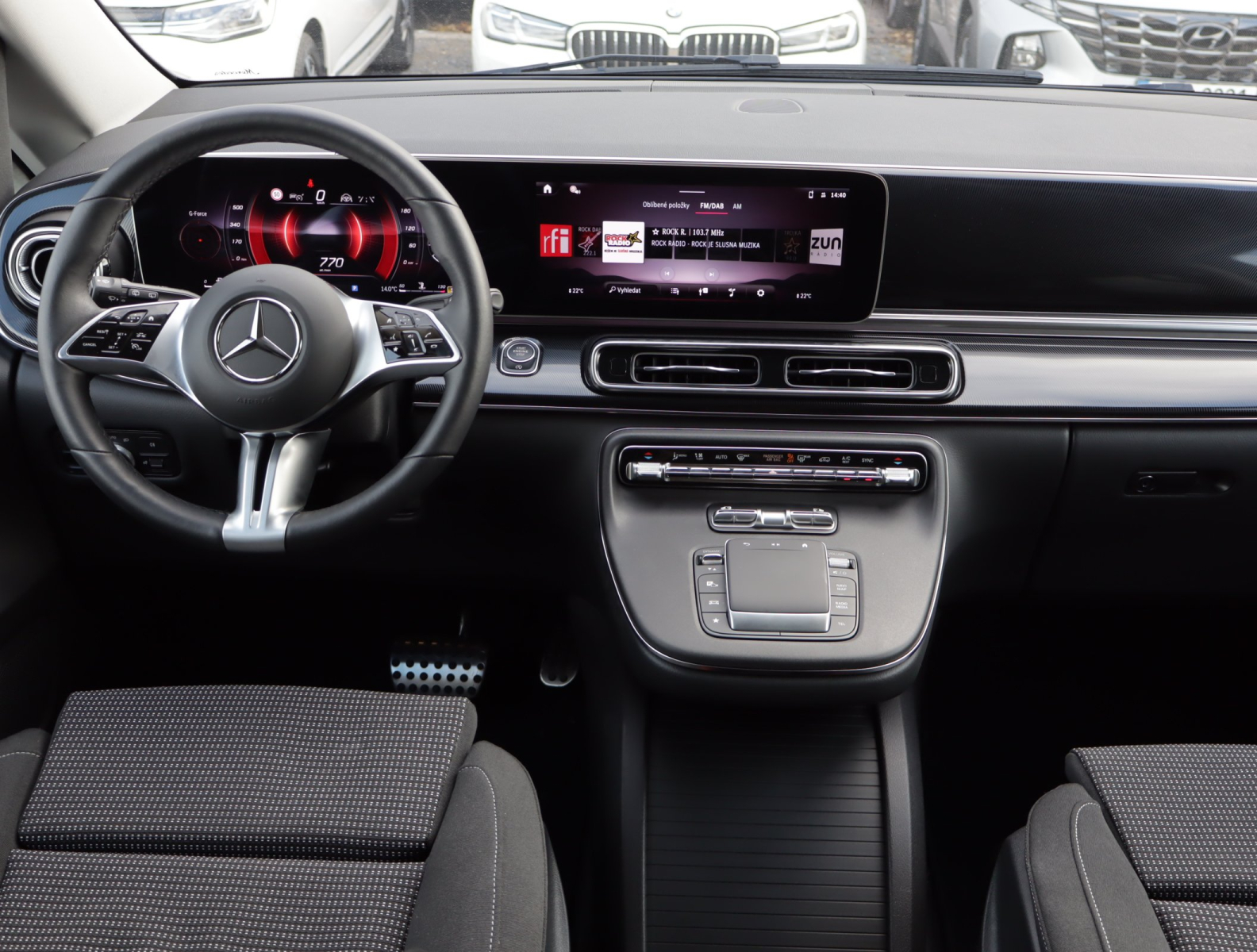 Mercedes-Benz V - 2025