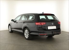 Volkswagen Passat - 2022