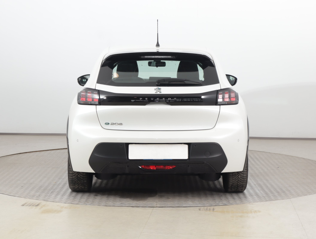 Peugeot e-208
