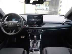 Hyundai i30 - 2025