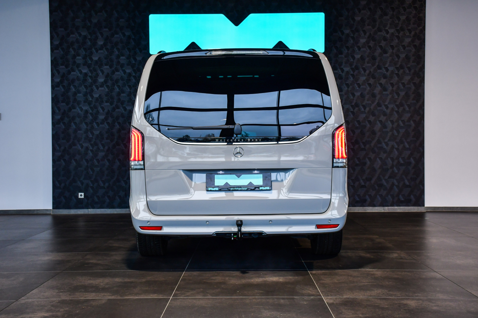 Mercedes-Benz V - 2024
