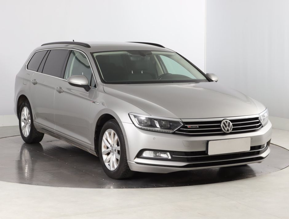 Volkswagen Passat - 2015