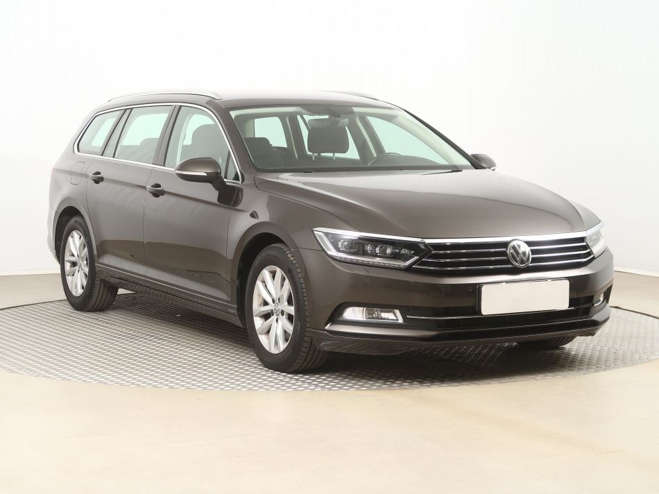 Volkswagen Passat - 2015