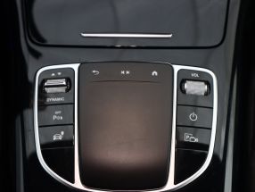 Mercedes-Benz EQC - 2021
