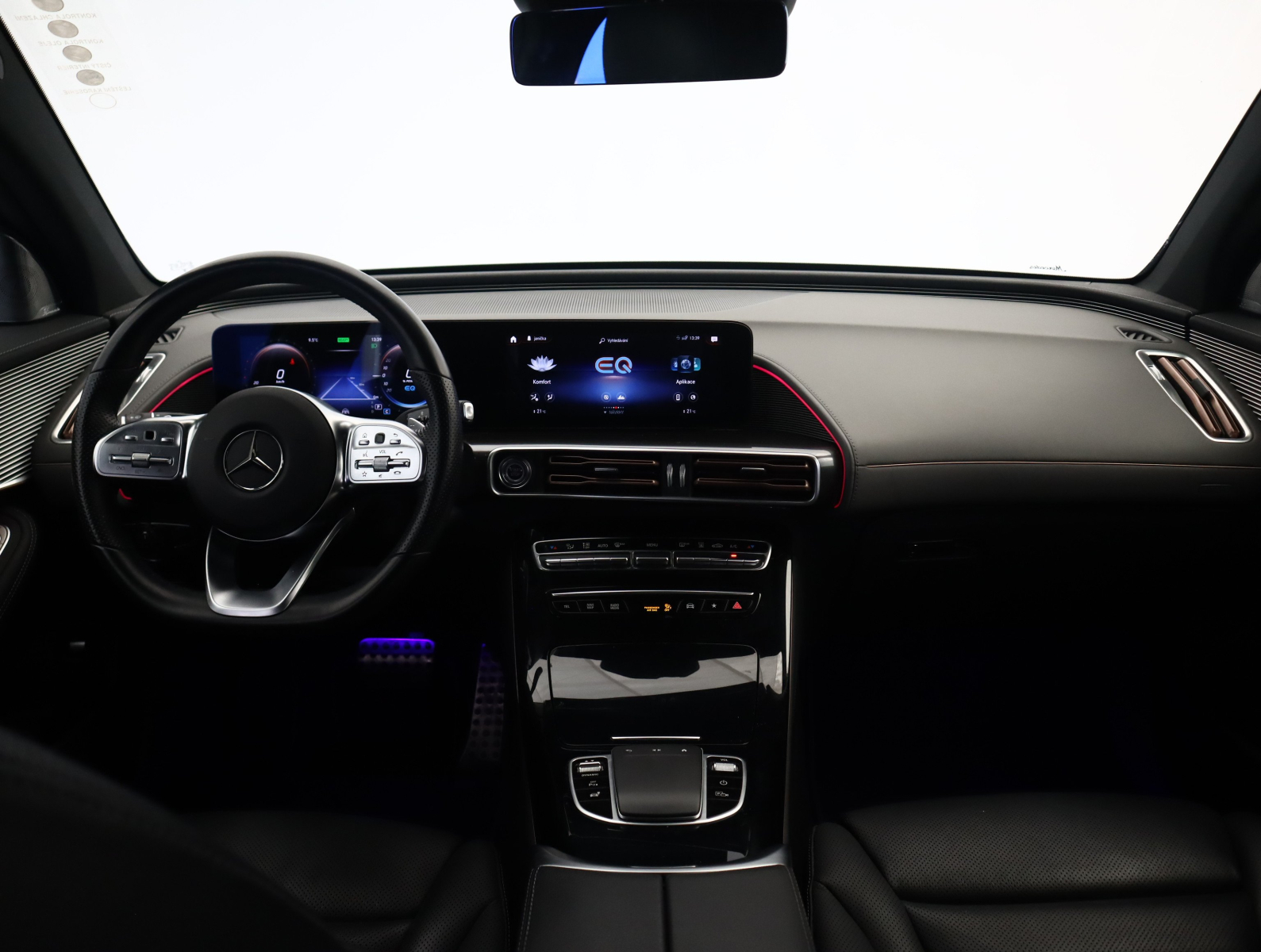 Mercedes-Benz EQC - 2021