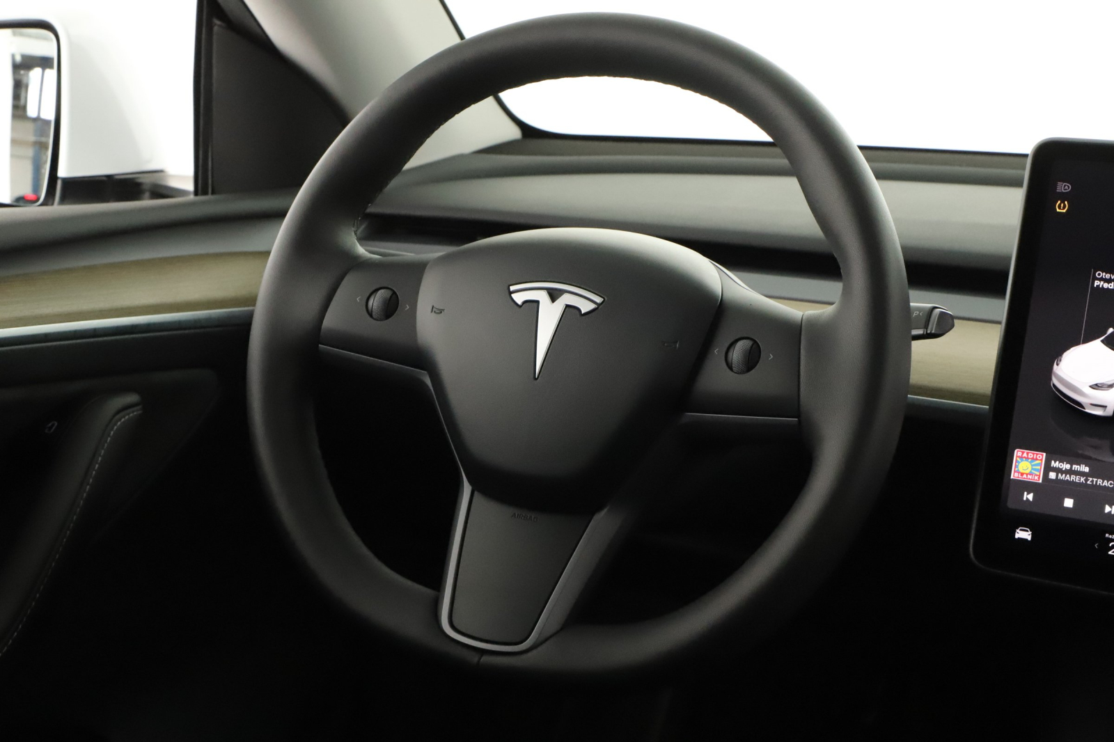 Tesla Model Y - 2023