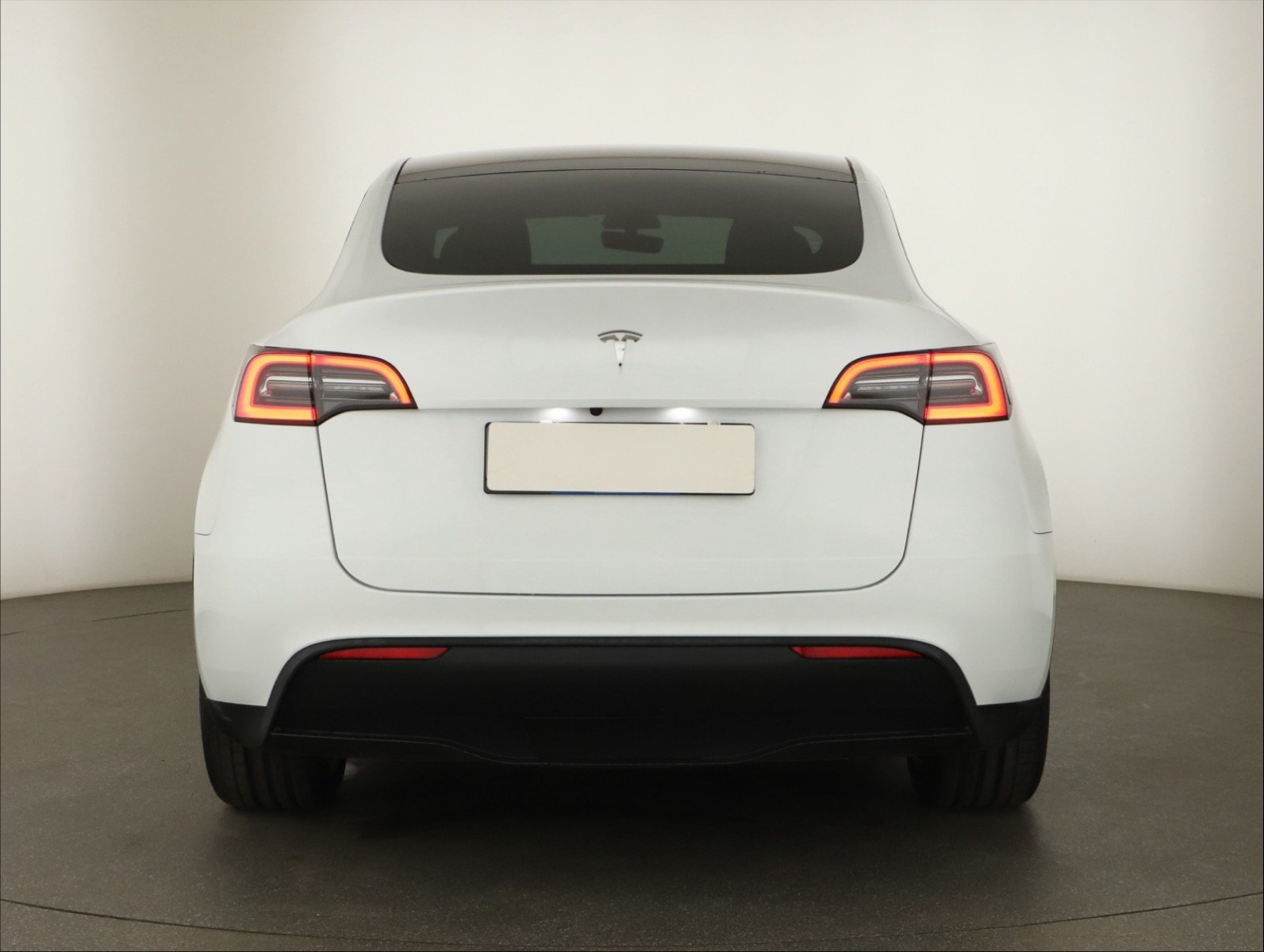 Tesla Model Y - 2023