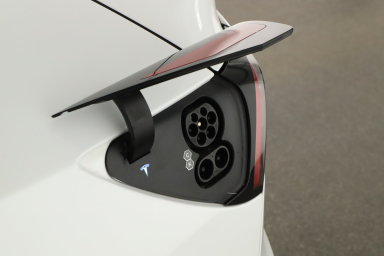 Tesla Model Y - 2023