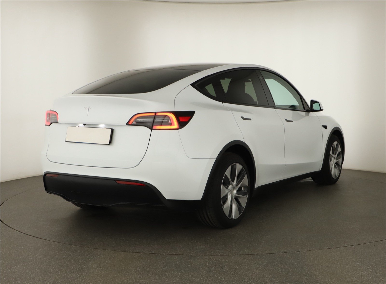 Tesla Model Y - 2023