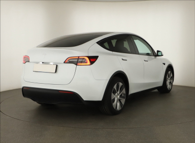 Tesla Model Y - 2023