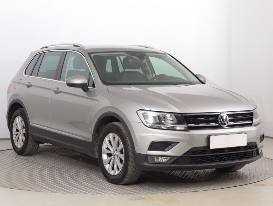 Volkswagen Tiguan - 2020