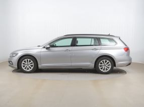 Volkswagen Passat - 2022