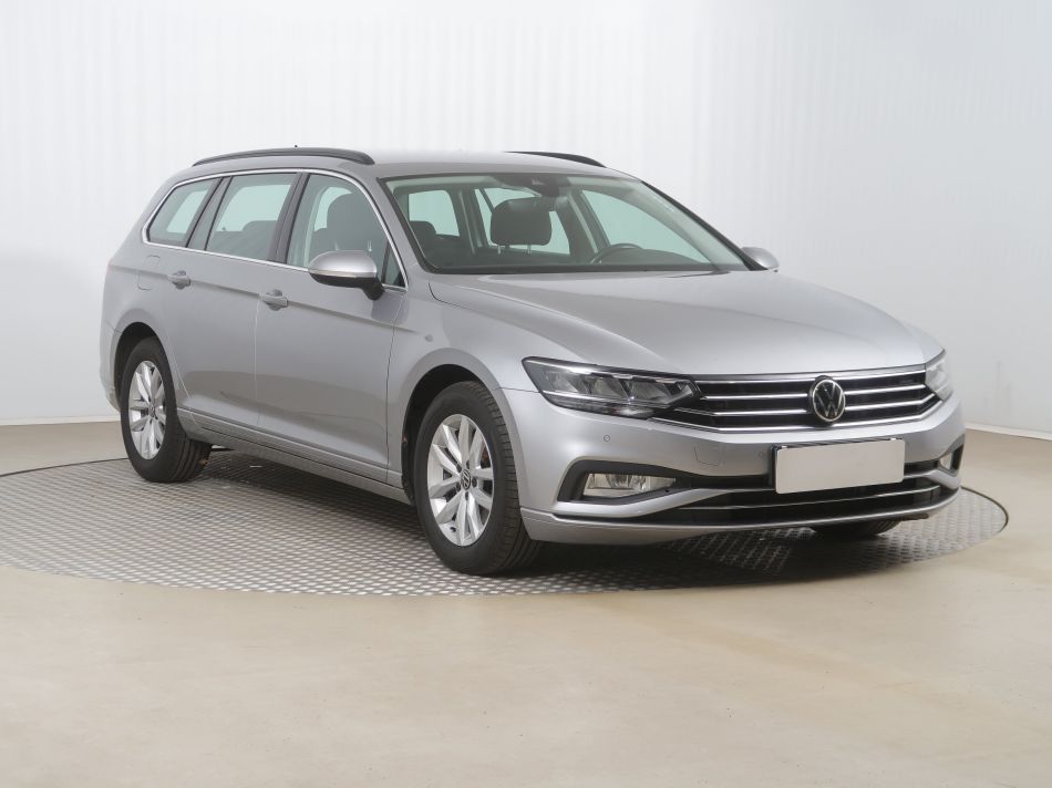 Volkswagen Passat - 2022