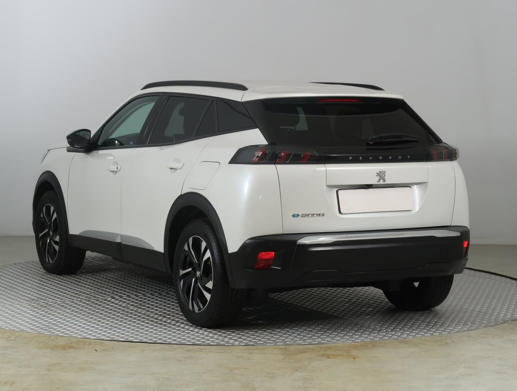 Peugeot e-2008