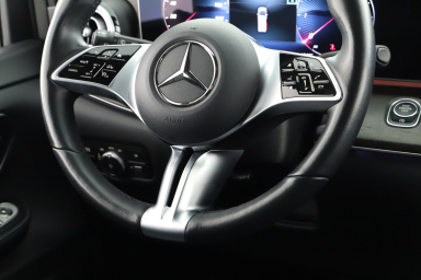 Mercedes-Benz V - 2024
