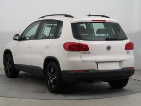 Volkswagen Tiguan - 2012