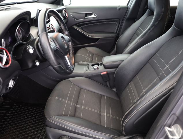 Mercedes-Benz GLA 220 d 4MATIC