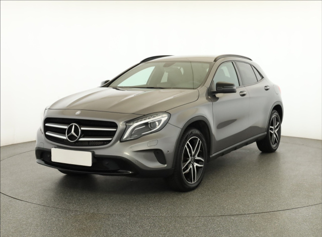 Mercedes-Benz GLA 220 d 4MATIC