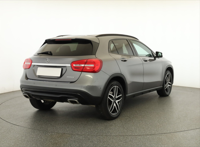 Mercedes-Benz GLA 220 d 4MATIC