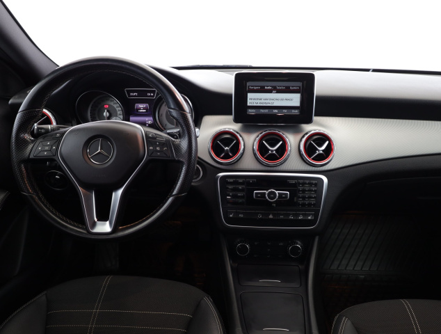 Mercedes-Benz GLA 220 d 4MATIC