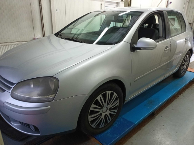 Volkswagen Golf 2004
