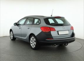 Opel Astra - 2011