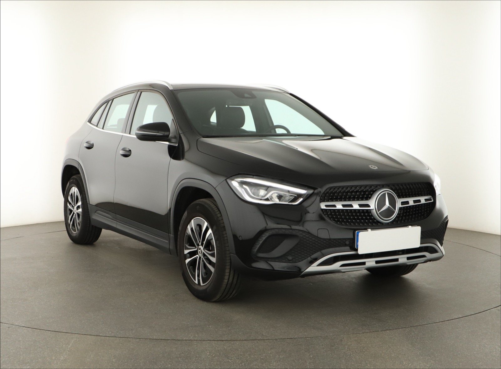 Mercedes-Benz GLA - 2023