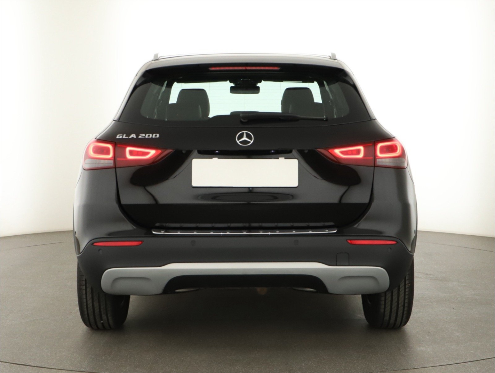 Mercedes-Benz GLA - 2023
