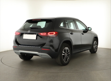 Mercedes-Benz GLA - 2023