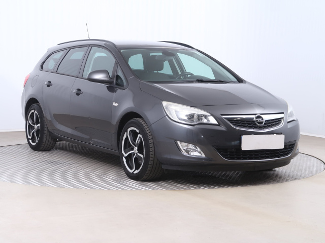 Opel Astra 2011