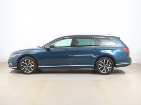 Volkswagen Passat - 2022